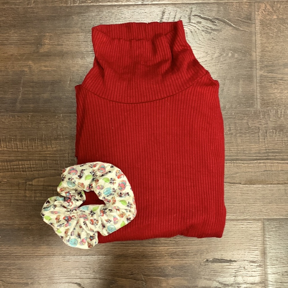 Barely worn Red forever 21 mock turtleneck long sleeve shirt size small
